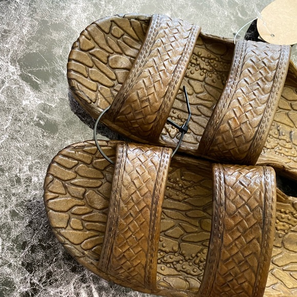 Jandals - Picture 3 of 5